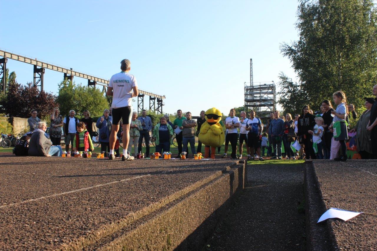 Scheckuebergabe Siemens Turbo Biker 2015 web